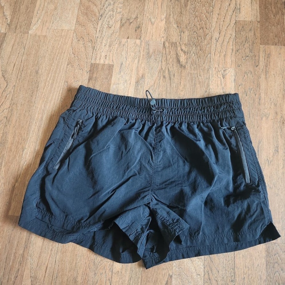 Eddie Bauer Womens Black Athletic Shorts Smocked Waist Bungee Zip Pockets L 698